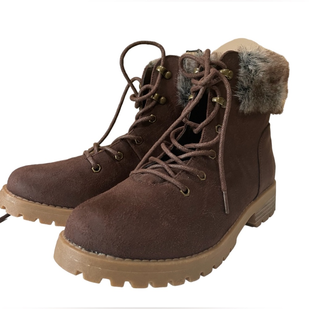 Women’s Ankle High Winter Boots by Cliffs